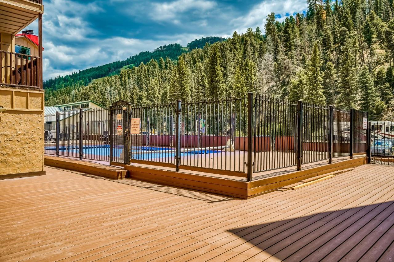 Lovely Lifts West Getaway Red River Exterior foto